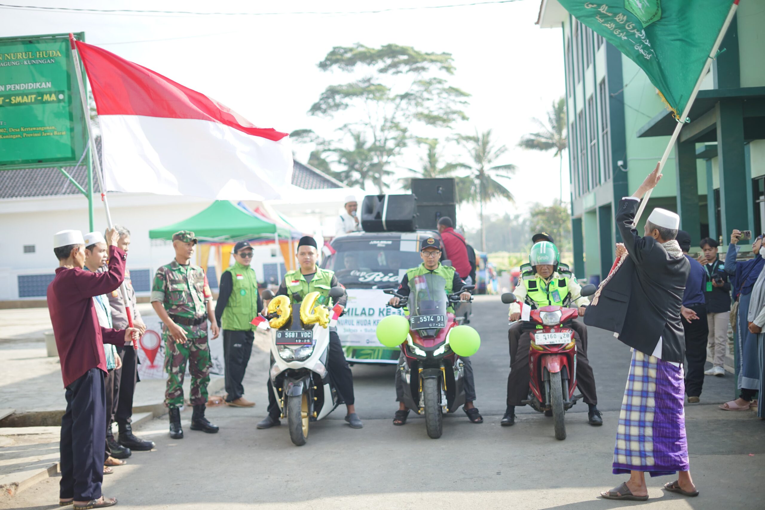 Pawai Karnaval Milad ke-34 Pondok Pesantren Nurul Huda: Kesan dan Pesan dari Sebuah Perayaan Bertema “Bertumbuh, Bersatu, Bermanfaat”