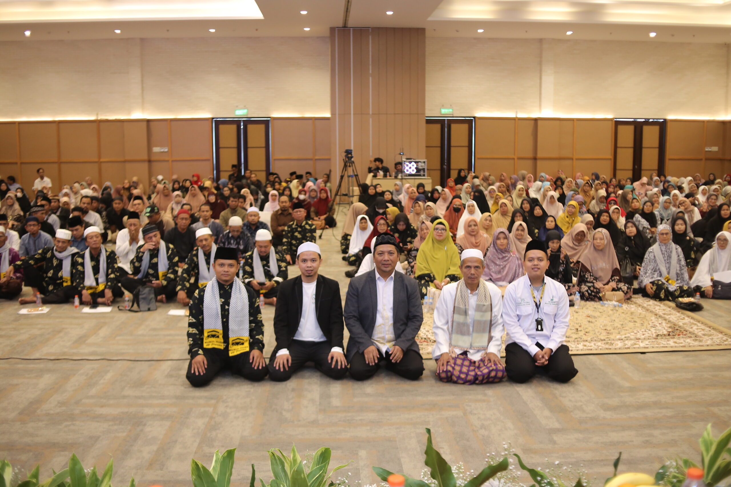 367 PESERTA PADATI SEMINAR HAJI & UMRAH KBIHU NURUL HUDA AL-FAUZAN DI MILAD KE-35 PONPES NURUL HUDA KERTAWANGUNAN