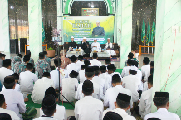 KEUTAMAAN ILMU & ULAMA : DIALOG ILMIAH Prof. Dr. SHALAH MAHMOUD AHMED AL-BAJOURI DI PONPES NURUL HUDA