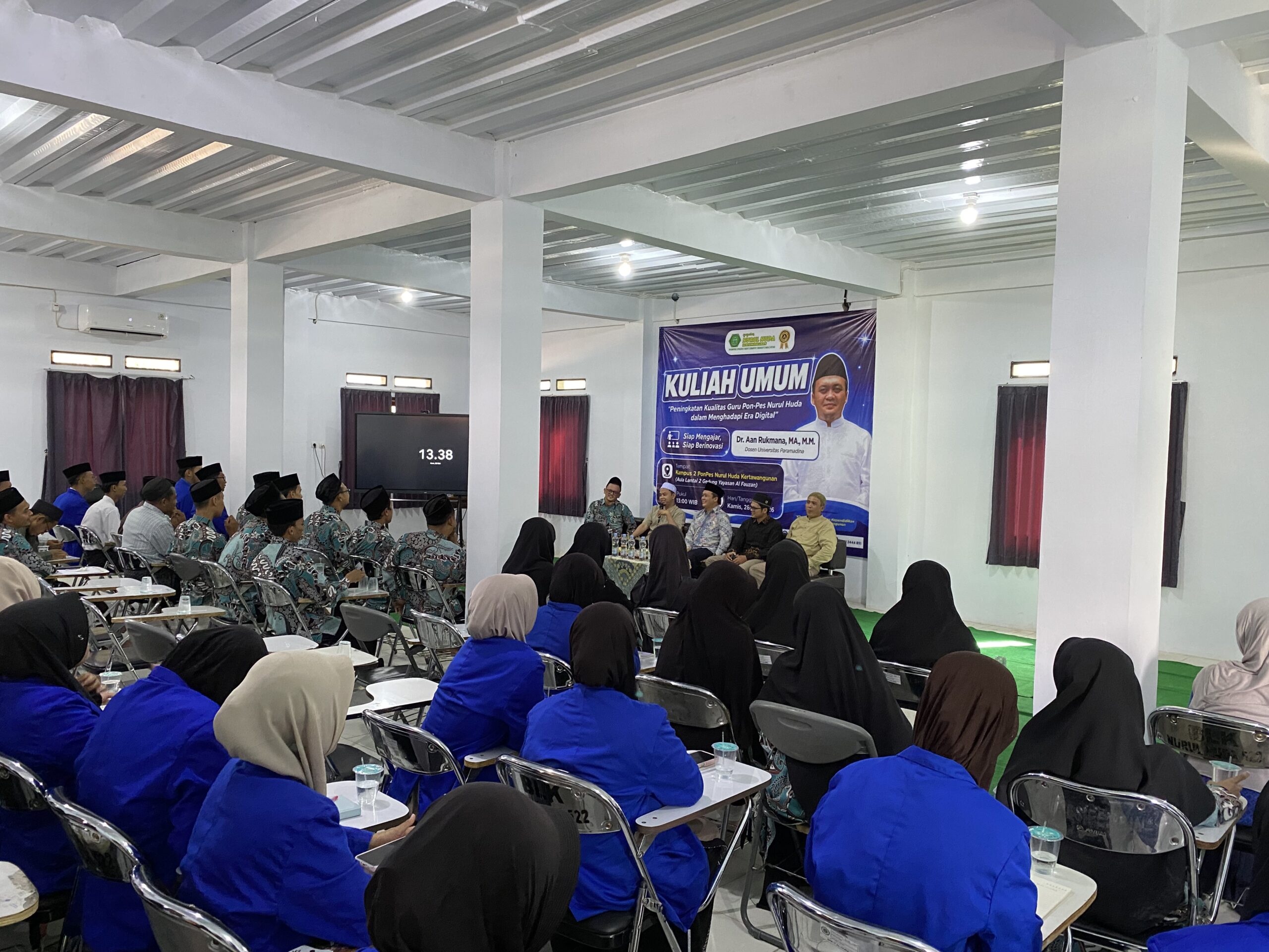 PONPES NURUL HUDA KERTAWANGUNAN GELAR KULIAH UMUM PENINGKATAN KUALITAS GURU DI ERA DIGITAL