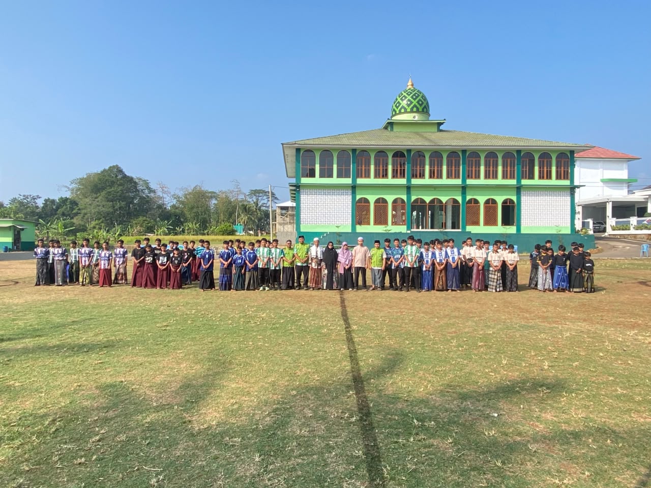 BUYA KH. ABDUL SYUKUR RESMI BUKA LIGA SANTRI MINI SOCCER U-15, SEMARAKKAN MILAD KE-36 PONDOK PESANTREN NURUL HUDA KERTAWANGUNAN