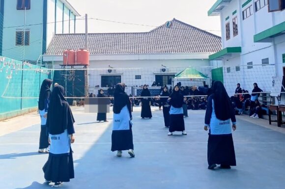 TURNAMEN VOLI SANTRI PUTRI BERLANGSUNG MERIAH, PERERAT SILATURAHMI ANTARPONDOK PESANTREN